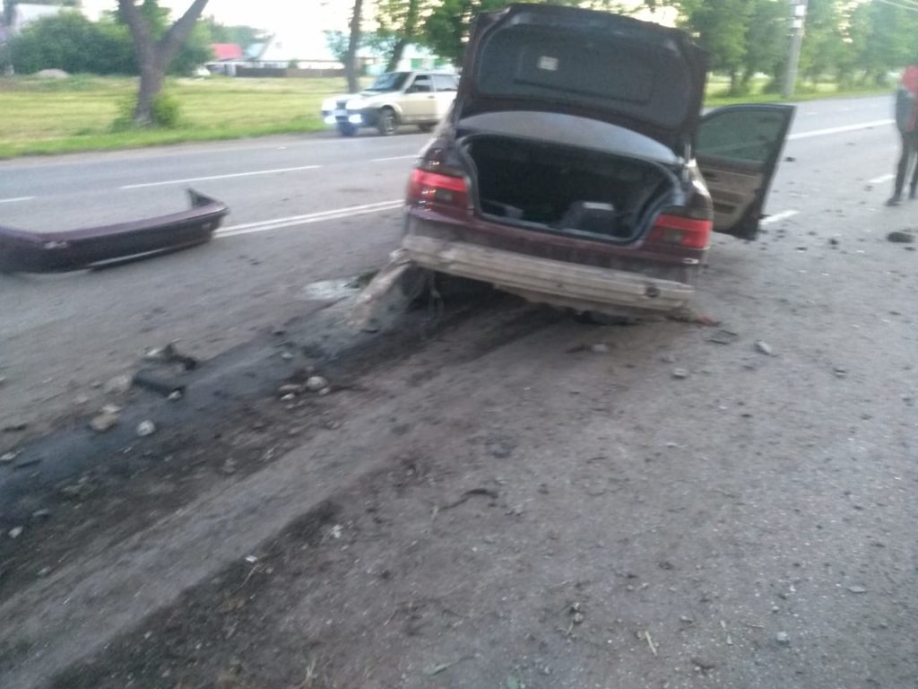 Салон в крови, колеса смялись: в Стерлитамаке произошло ДТП с пострадавшими  - Стерлитамак онлайн