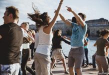 «Танцующий город»