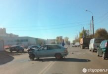 На Элеваторной в Стерлитамаке ВАЗ-2114 выехал на “встречку”. Видео