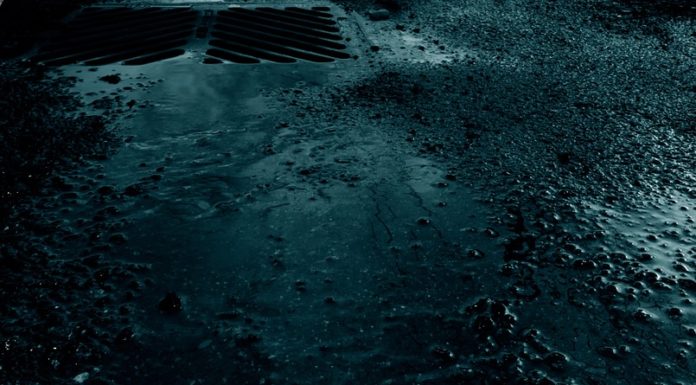 Шесть подъездов одного из домов в Стерлитамаке затопило водами из канализации