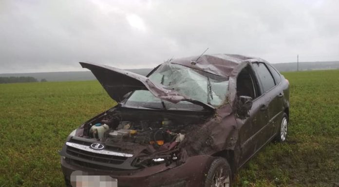 На трассе Уфа – Стерлитамак “Лада” вылетела в кювет, пострадал водитель