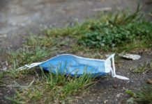 Толпятся на кассе и ходят без масок: в Стерлитамаке проверили соблюдение масочного режима