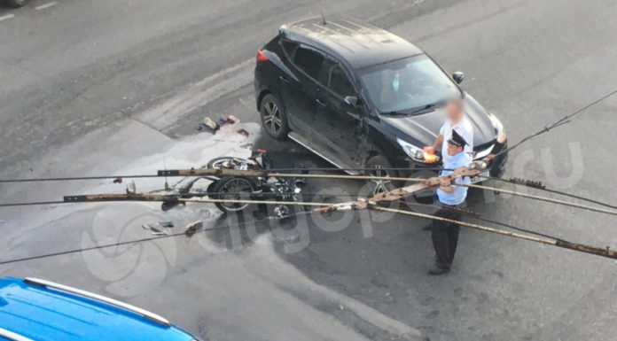 В Стерлитамаке мотоцикл влетел в легковушку