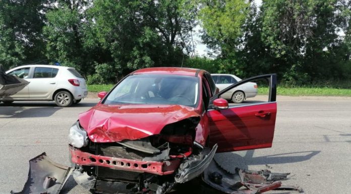 Жительница Стерлитамака на «шестерке» въехала в иномарку