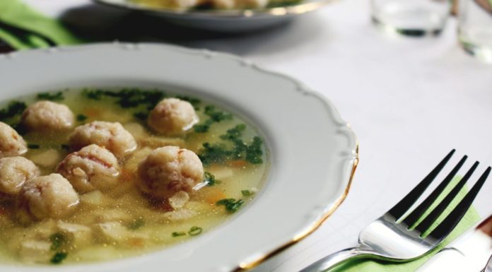 В Госкомитете РБ по торговле рассказали, куда жаловаться на плохое школьное питание