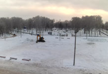 «Разворотили в одну кучу»: городок на ДК «Сода» в Стерлитамаке демонтировали, оставив лед и снег