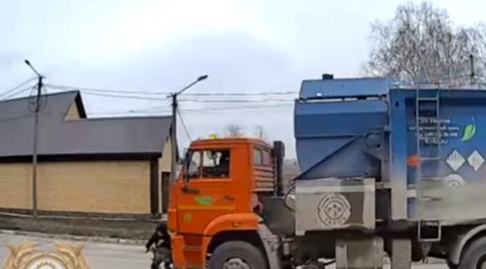 В Салавате мальчик на электросамокате попал под колеса мусоровоза