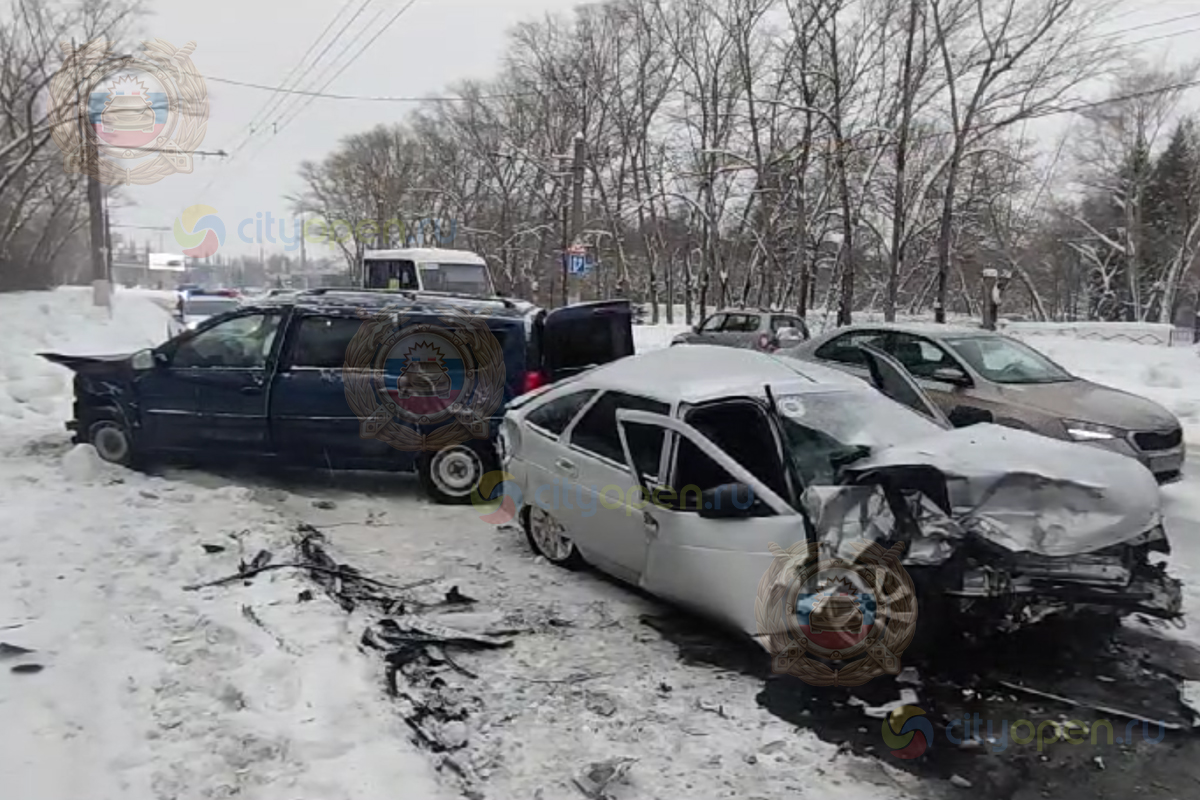 В Стерлитамаке при столкновении двух авто пострадали три человека -  Стерлитамак онлайн