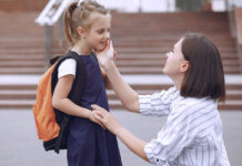 В школах России весь март вместо звонков будут звучать песни о женщинах