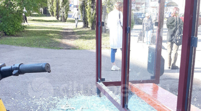 В Стерлитамаке неизвестные испортили очередную остановку